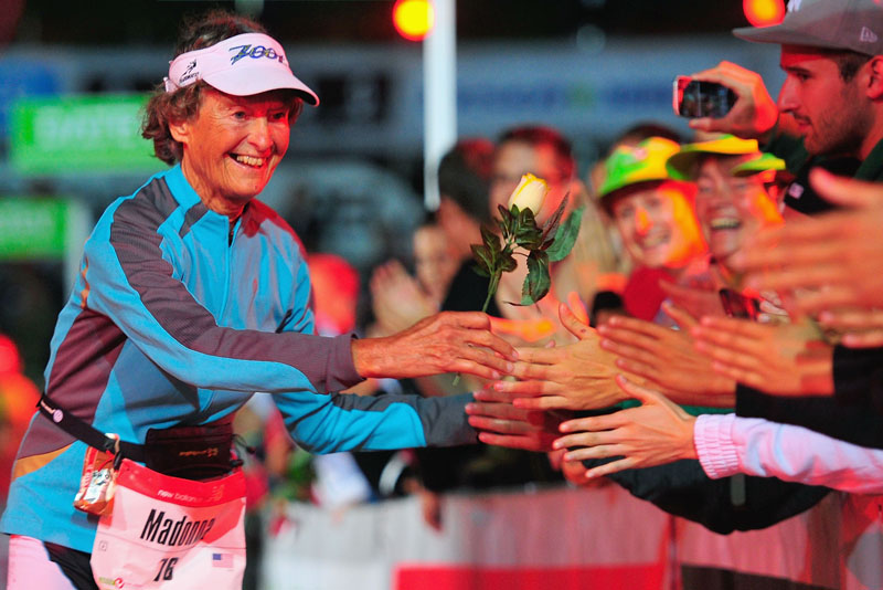 完成340场铁三比赛 86岁的修女奶奶书写不老传奇 完成340场铁三比赛 86岁的修女奶奶书写不老传奇