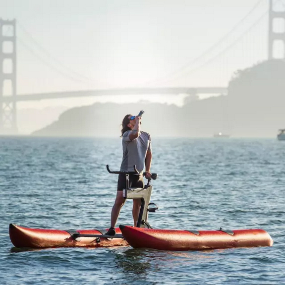 水上自行车在旅游地成热门 该公司的客户主要是酒店 水上自行车在旅游地成热门 该公司的客户主要是酒店