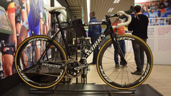 �첽Ҳ���� �첽�ذ峵��pop up store�ڱ���ʱ��ҵ