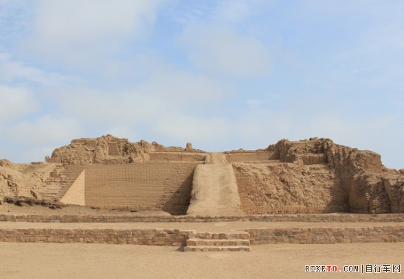 Pachacamac-pyramid-588x407.jpg