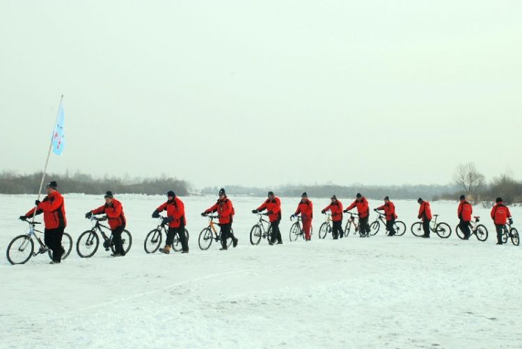 雪地操练人马