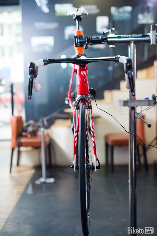 �������Ǹ�β�ͣ������