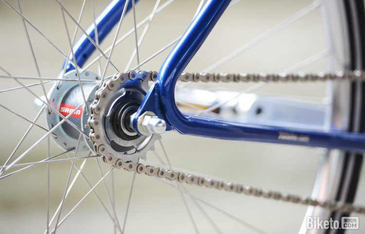 700Bike后街量产车道路测试 700Bike后街量产车道路测试