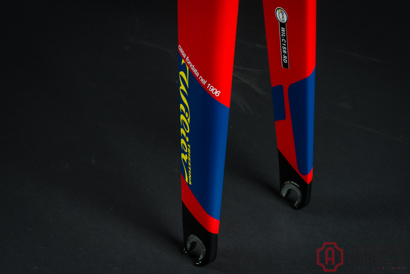 单车快讯丨机动战士SAZABI定制色 Wilier Cento1 SR 单车快讯丨机动战士SAZABI定制色 Wilier Cento1 SR