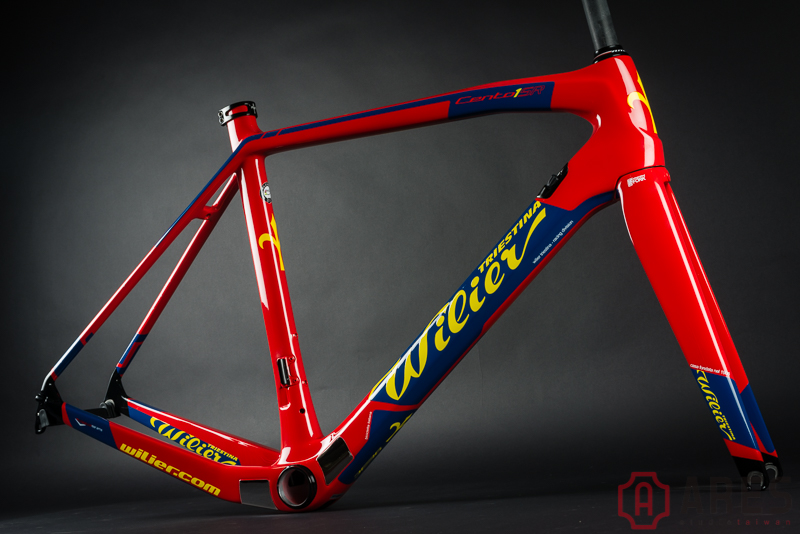 单车快讯丨机动战士SAZABI定制色 Wilier Cento1 SR 单车快讯丨机动战士SAZABI定制色 Wilier Cento1 SR