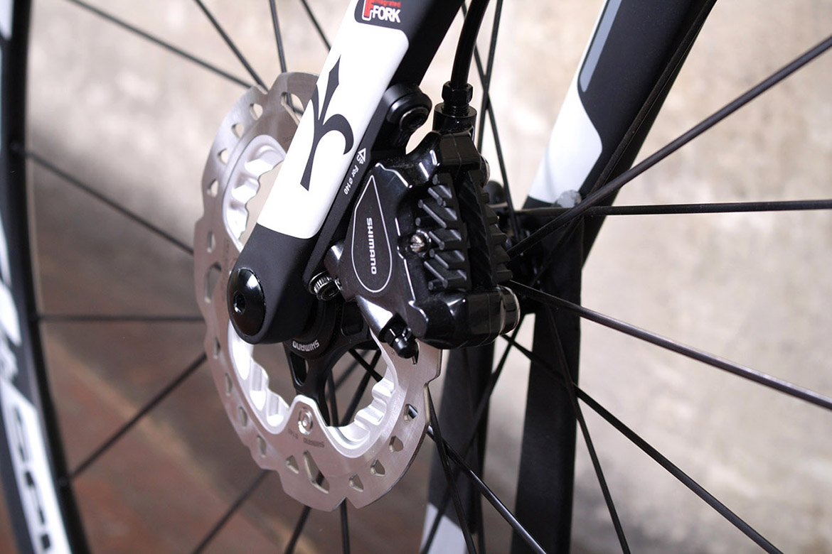 wilier-gtr-team-disc-fron-disc-detail.jpg