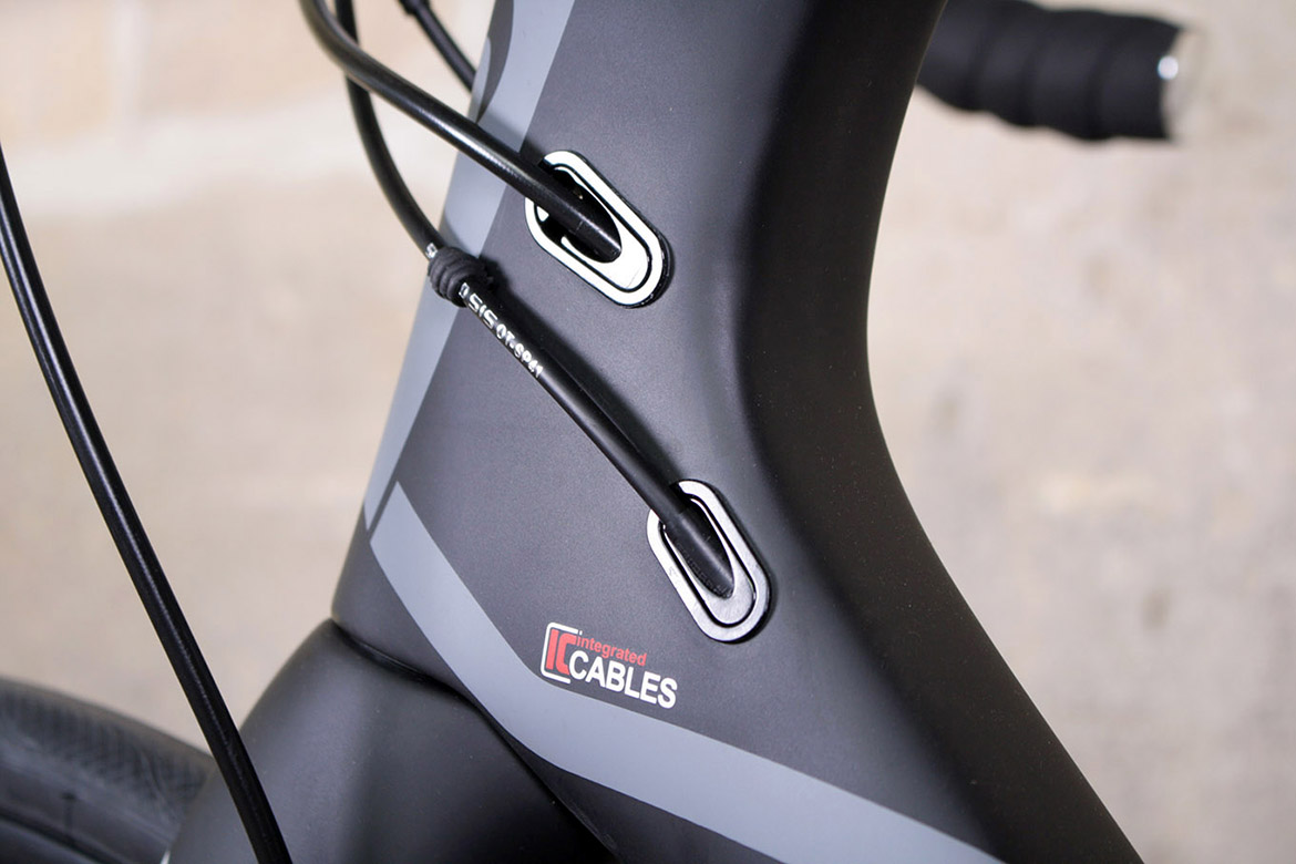 wilier-gtr-team-disc-head-tube-cable-route.jpg