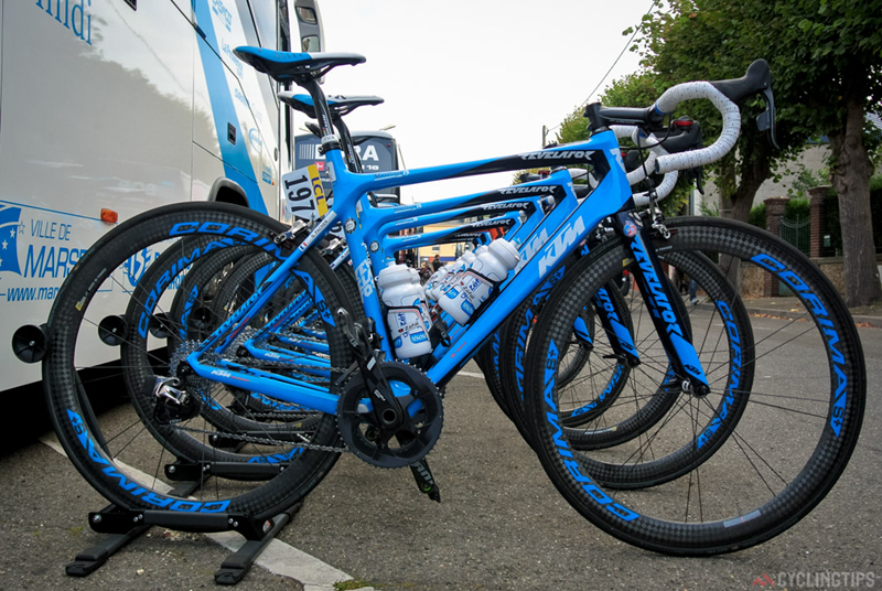 �����ؼ� Paris-Tours��С�����Ƕ�ʹ��Щʲô���ģ�