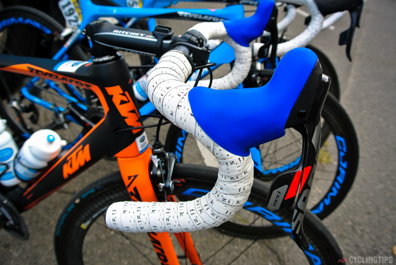 �����ؼ� Paris-Tours��С�����Ƕ�ʹ��Щʲô���ģ�