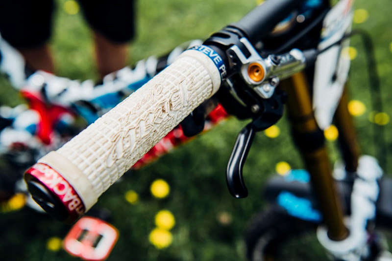 ţͿװ Santa Cruz V-10 