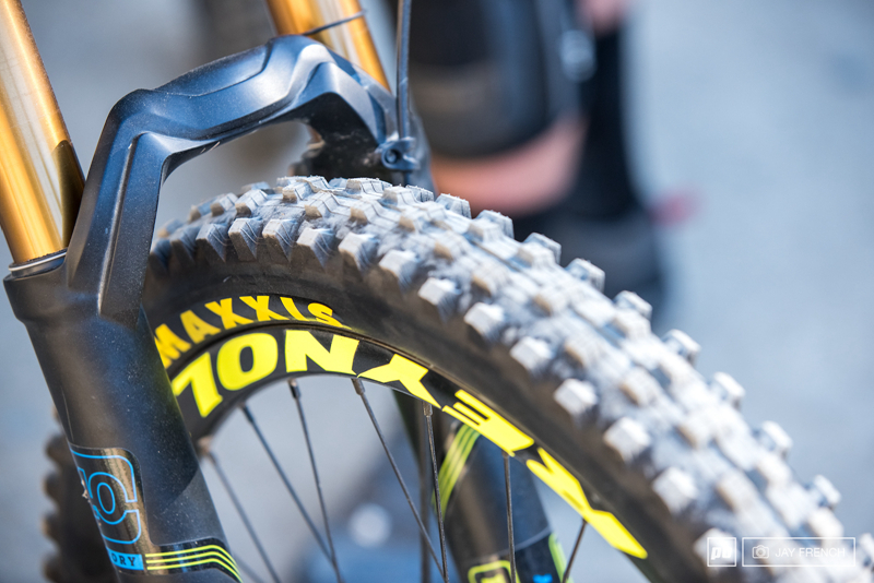 ɫˣ Pivot Phoenix DH