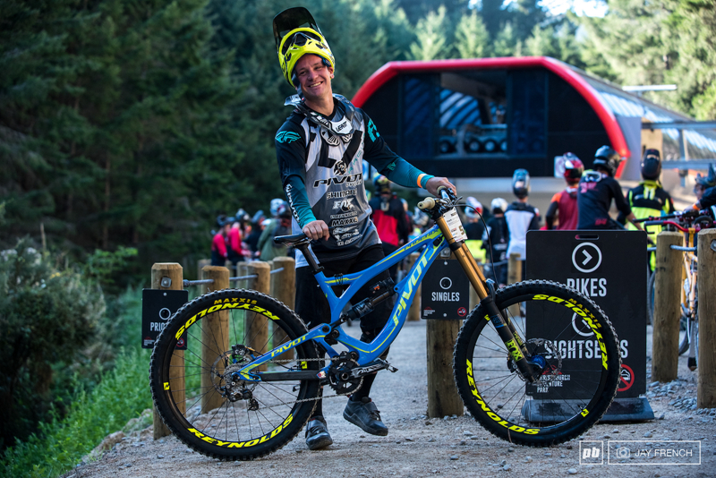 ɫˣ Pivot Phoenix DH