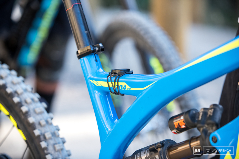 ɫˣ Pivot Phoenix DH