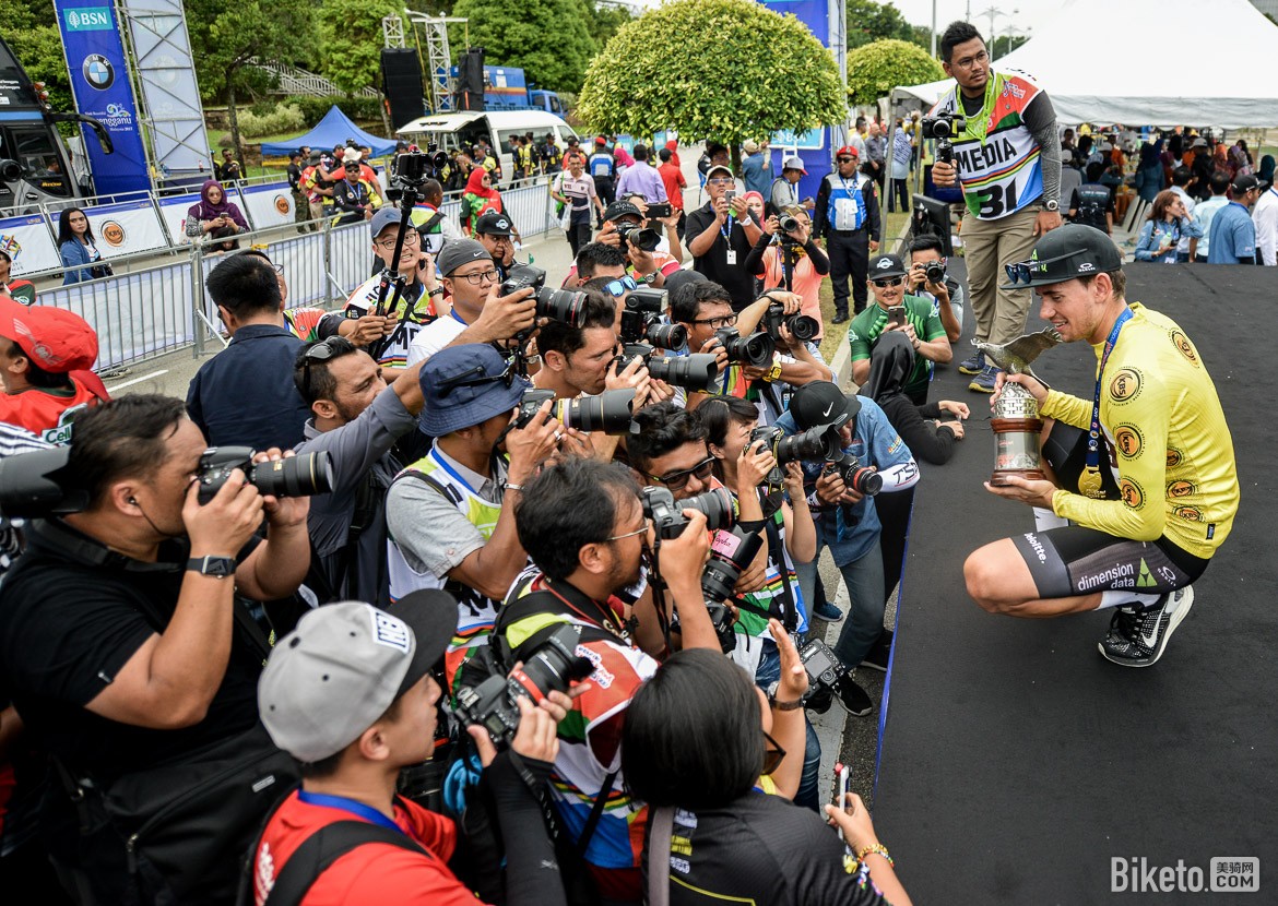 542200920865146e8e3803eb8c591f9d.jpg 542200920865146e8e3803eb8c591f9d.jpg