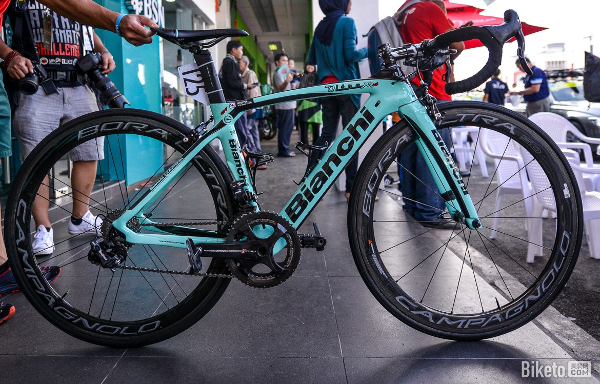 D80_1600.jpg D80_1600.jpg