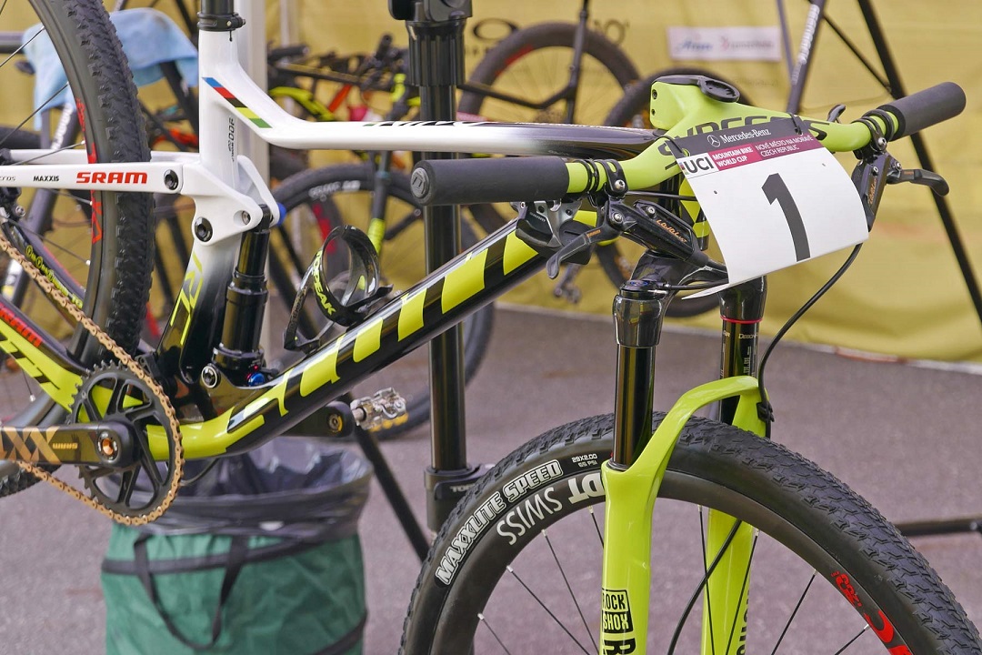 nino Scott Spark RC 900