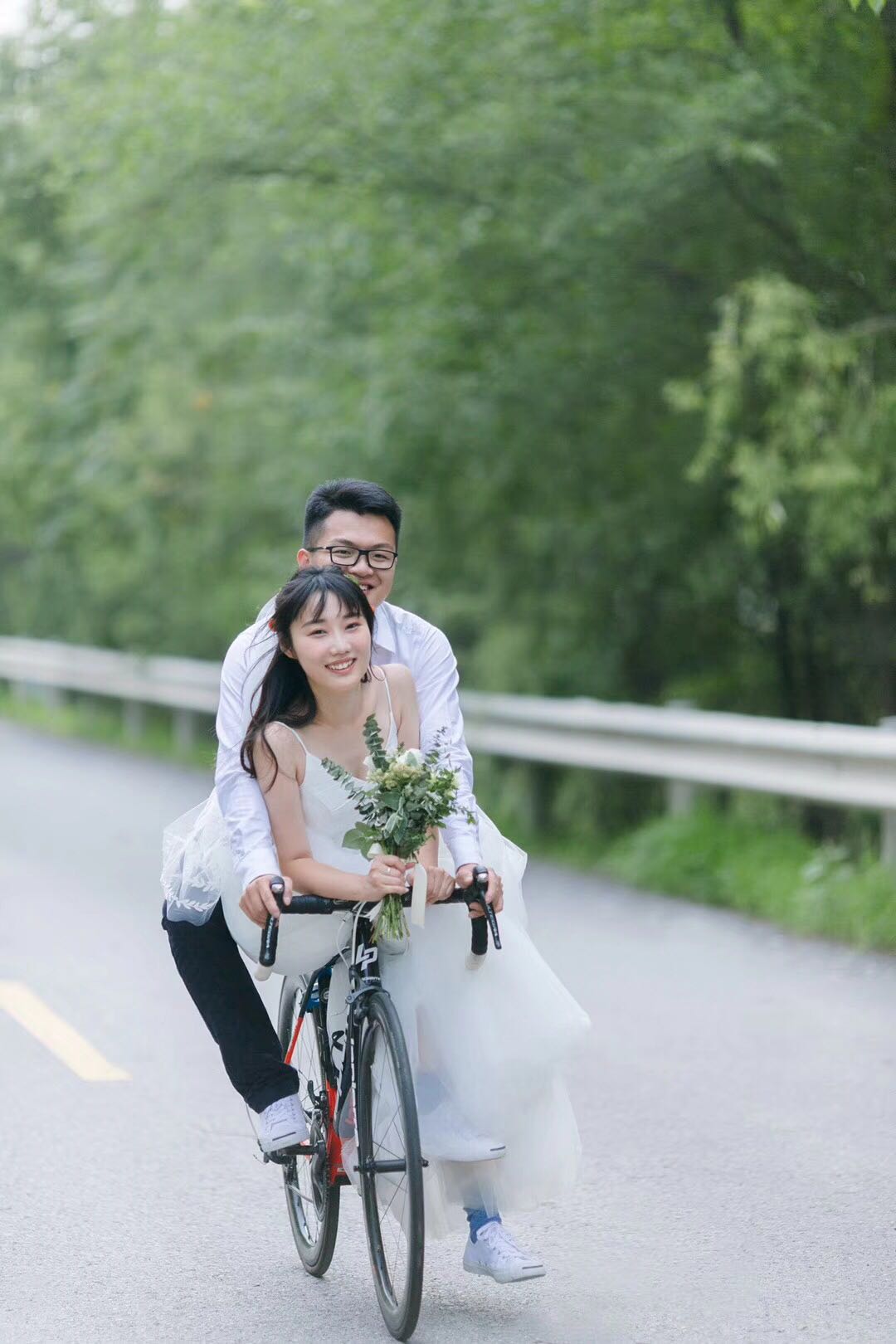 骑车,结婚 骑车,结婚