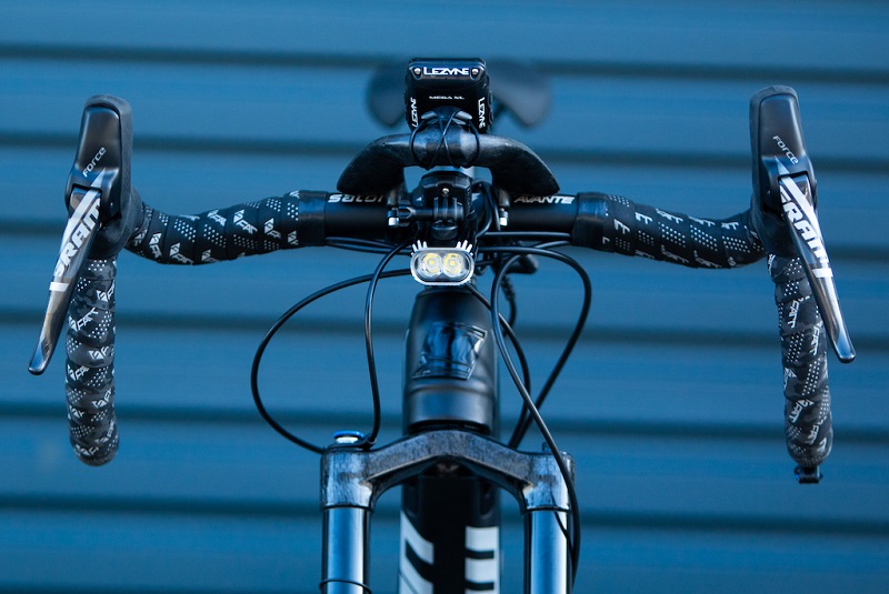 山马究极形态:Momsen全避震弯把山地