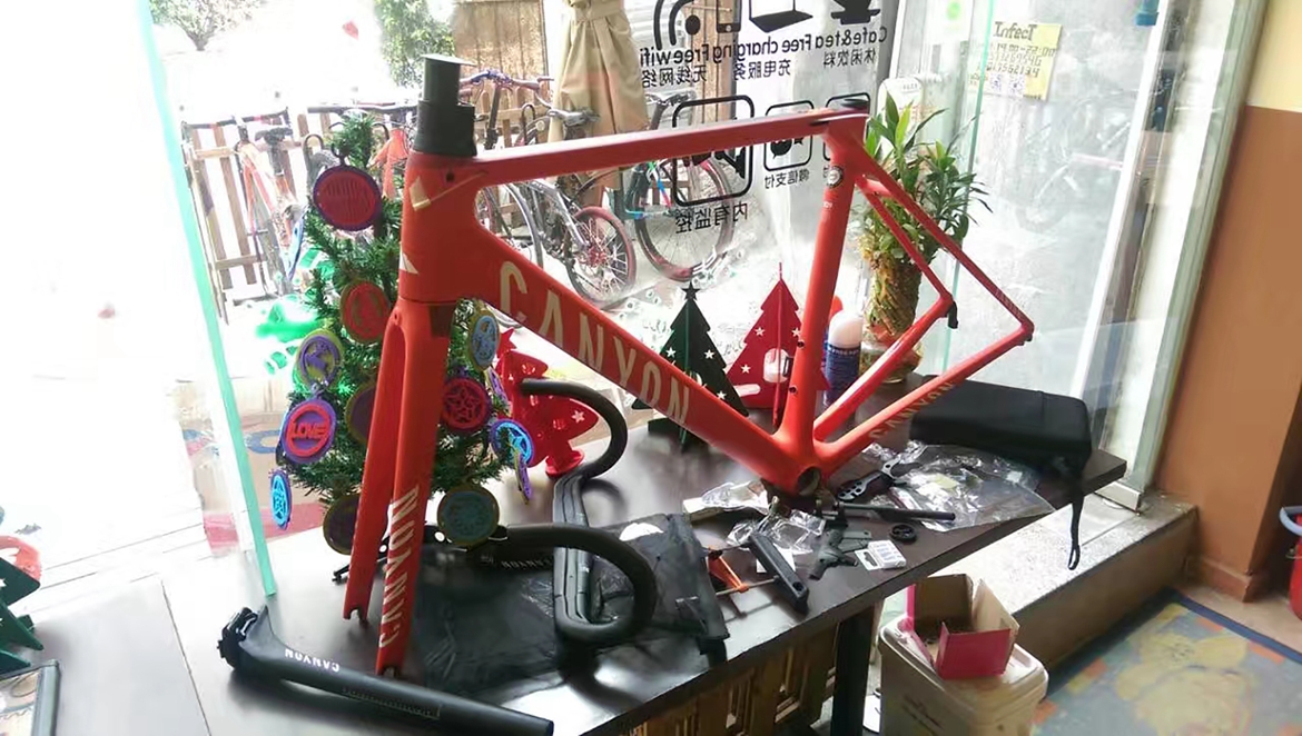 改车志#这不是最顶级的公路车,但是我最满意的“消防车”