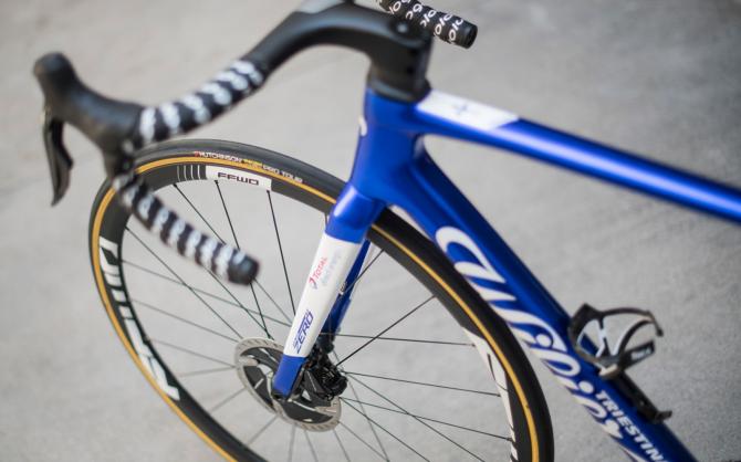 车手战车 道达尔-直接能源车队的Wilier Zero SLR