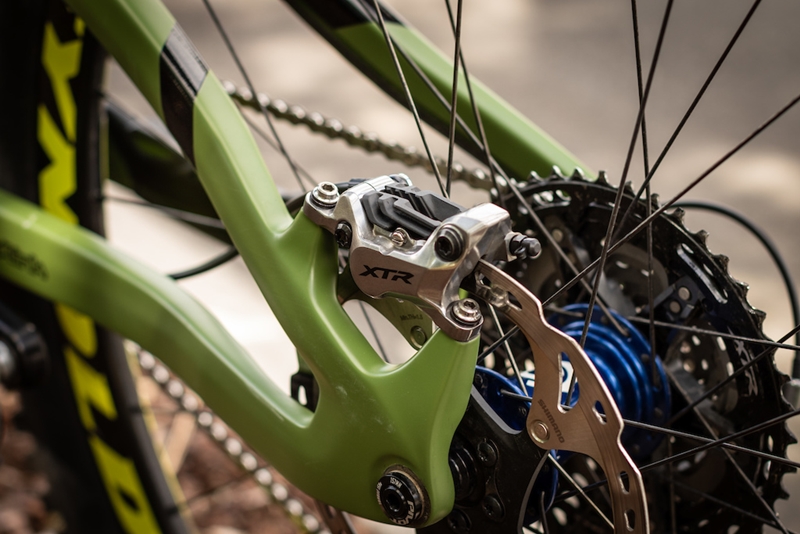 Pivot Switchblade 29