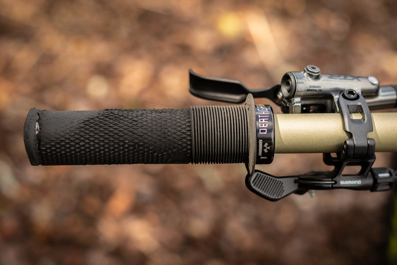 Pivot Switchblade 29