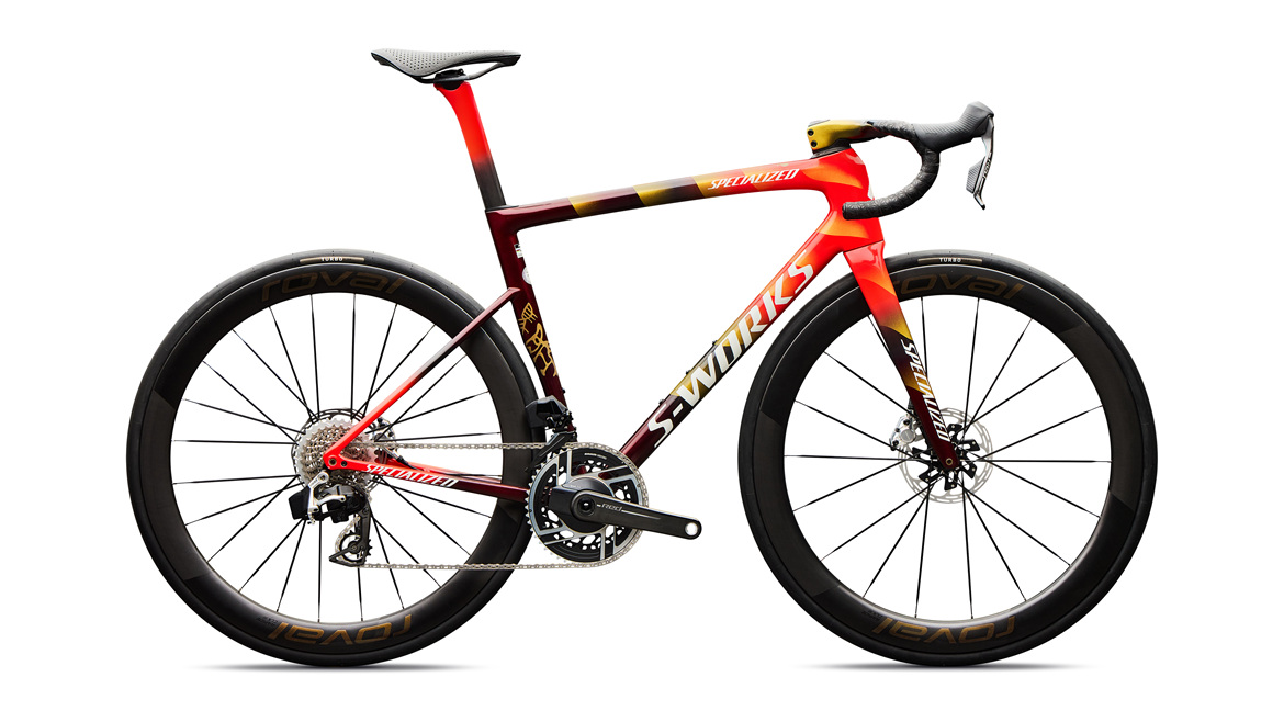 策马聘新春 良驹入梦来 闪电发布马年限量版整车与装备 策马聘新春 良驹入梦来 闪电发布马年限量版整车与装备