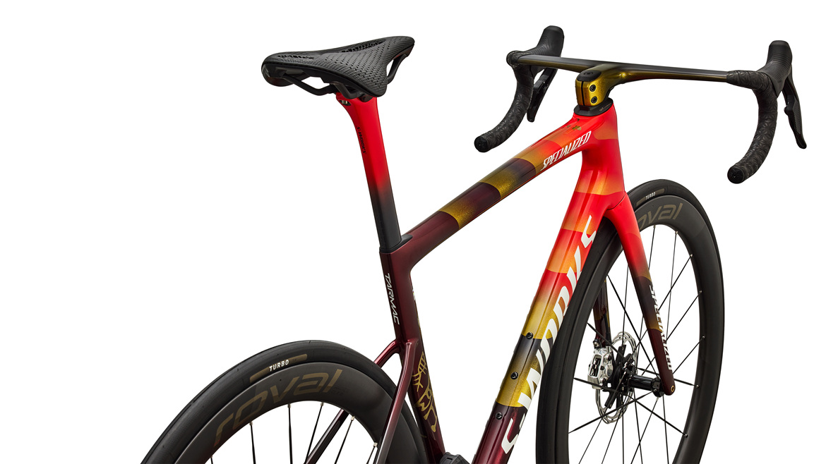 策马聘新春 良驹入梦来 闪电发布马年限量版整车与装备 策马聘新春 良驹入梦来 闪电发布马年限量版整车与装备