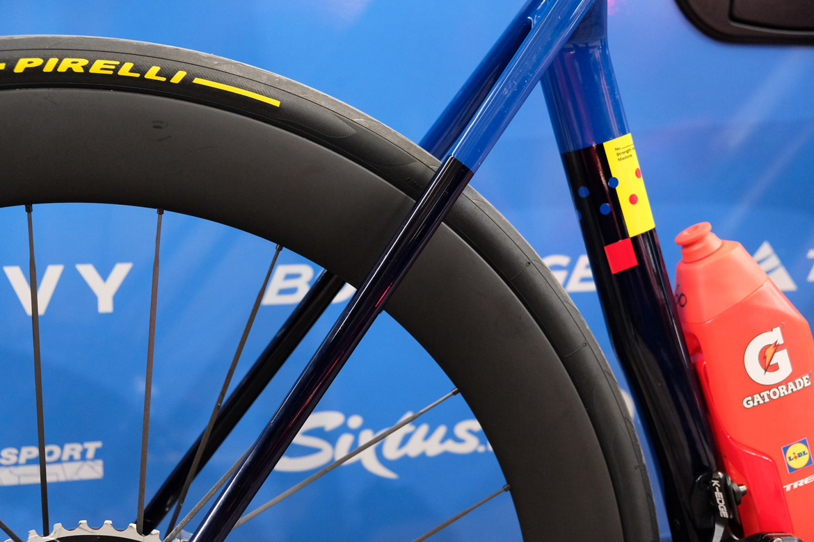 器材盛宴 新闻报环赛上的装备器材