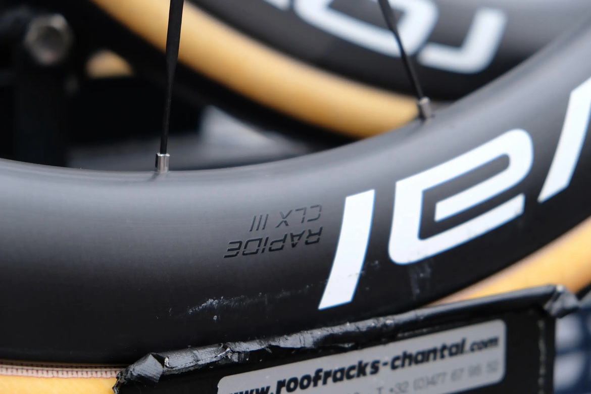 器材盛宴 环弗兰德斯上的装备与器材