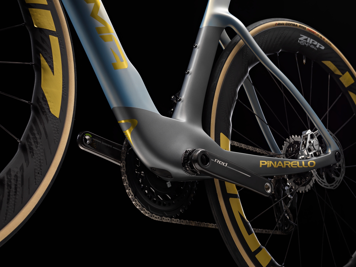 PINARELLO-Q36.5车队发布环法限量涂装及骑行服