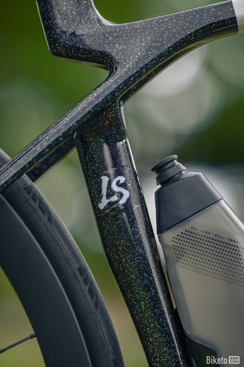 ��˼�ʺ�ھ�Ϳװ,TREK