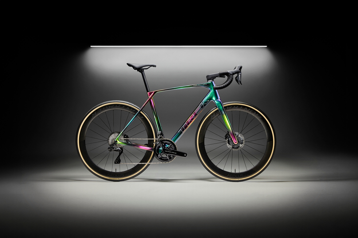 极光流转,跃然车身——Trek 发布全新 Project One ICON 涂装 极光流转,跃然车身——Trek 发布全新 Project One ICON 涂装