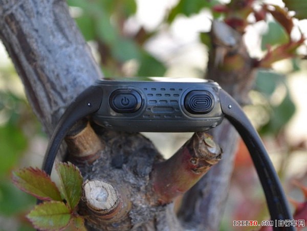 初级跑友之选!佳明Forerunner10炫酷黑实拍图