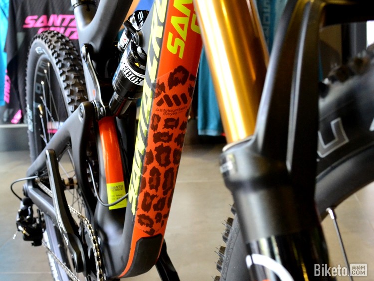 AMS Frame Guard Cheetah on a Santa Cruz Nomad 2016_����.jpg