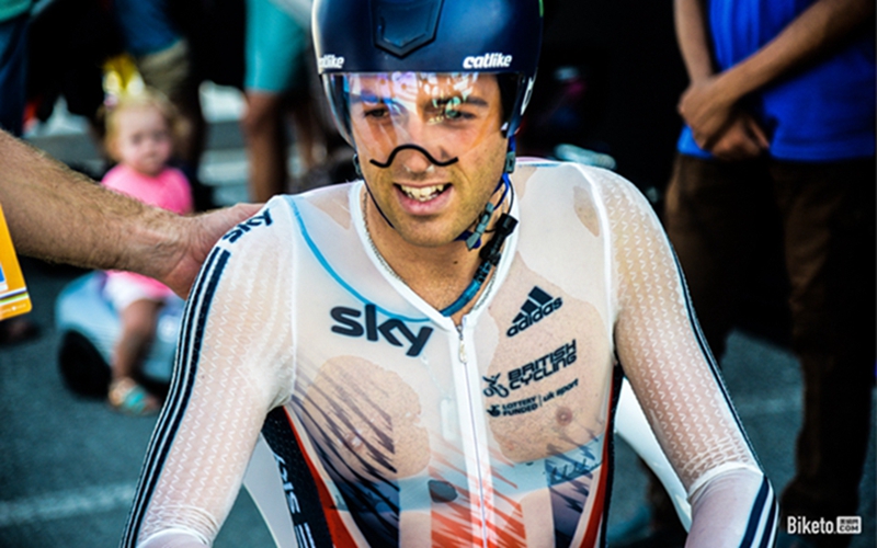 ��ֵ���У�Adidas���з��ϼ�