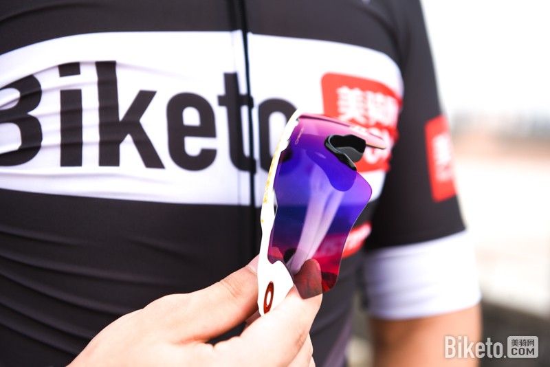 OAKLEY限量版 OAKLEY限量版