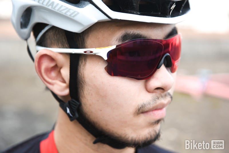 OAKLEY限量版 OAKLEY限量版
