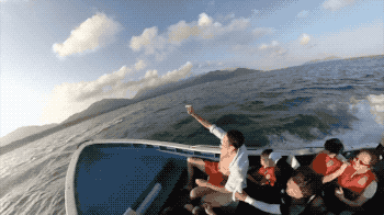 8 坐船出海子弹时间.gif 8 坐船出海子弹时间.gif