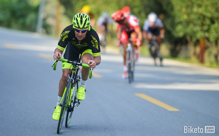 精于心,简于形 SANTIC锐驰公路锁鞋 精于心,简于形 SANTIC锐驰公路锁鞋