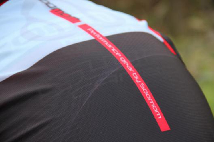 �������������������Ŀ����з��º���ԱȲ���