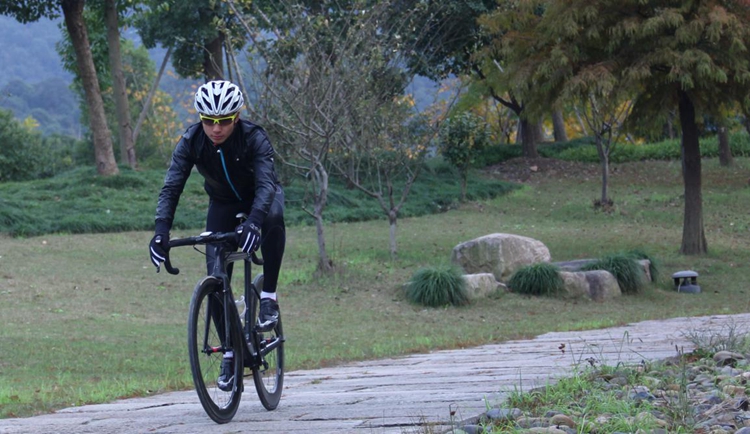 �������������������Ŀ����з��º���ԱȲ���