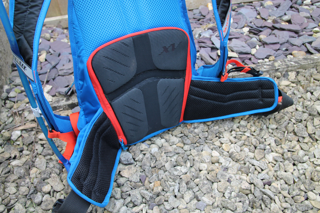 小巧玲珑—Camelbak Skyline 10 LR水袋包 小巧玲珑—Camelbak Skyline 10 LR水袋包