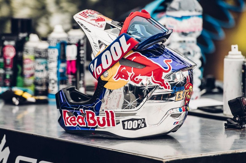 lo%C3%AFc-bruni-s-world-champs-edition-lid.jpg lo%C3%AFc-bruni-s-world-champs-edition-lid.jpg