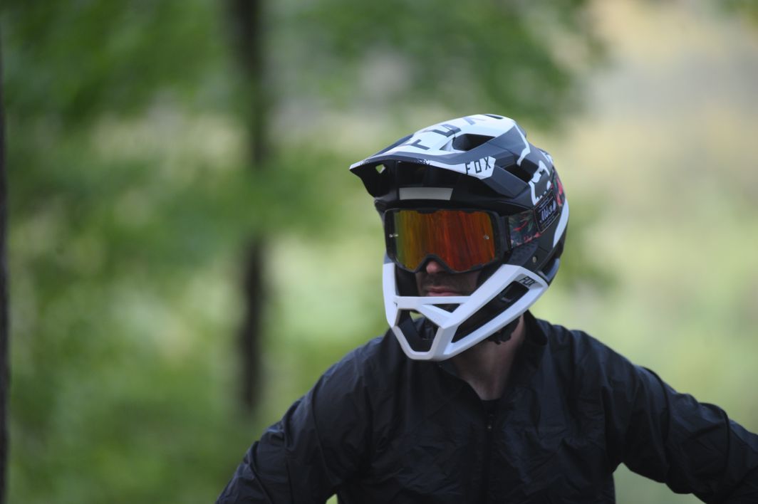 永不妥协:Fox Proframe超轻全盔 永不妥协:Fox Proframe超轻全盔