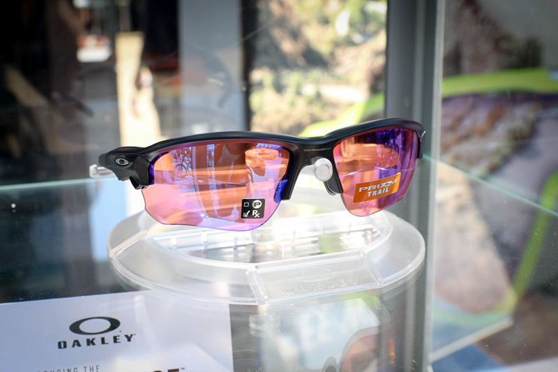 Oakley¿۾EV ZeroƬ