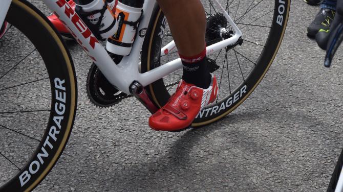 器材盛宴丨环法里,车手们都穿什么锁鞋|环法|SHIMANO禧玛诺|SPECIALIZED闪电|公路车配件|公路世巡赛|骑行装备与器材|装备 - 美骑网|Biketo.com