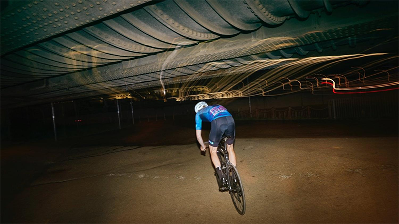 Rapha,Crit,骑行服,骑行套装,夜骑,绕圈,自行车衣