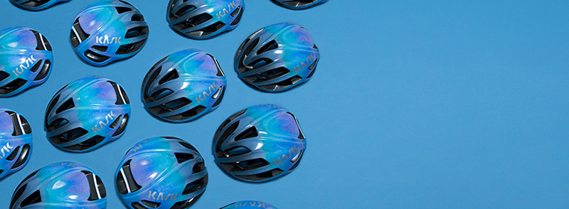 Kask与Paul Smith联名推出的第二款限量版蓝色渐变头盔