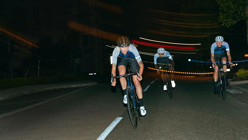 Rapha,Crit,骑行服,骑行套装,夜骑,绕圈,自行车衣